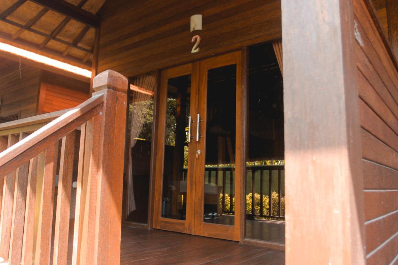 Garden Cottage Lembongan & Hostel Nusa Lembongan  Exterior photo