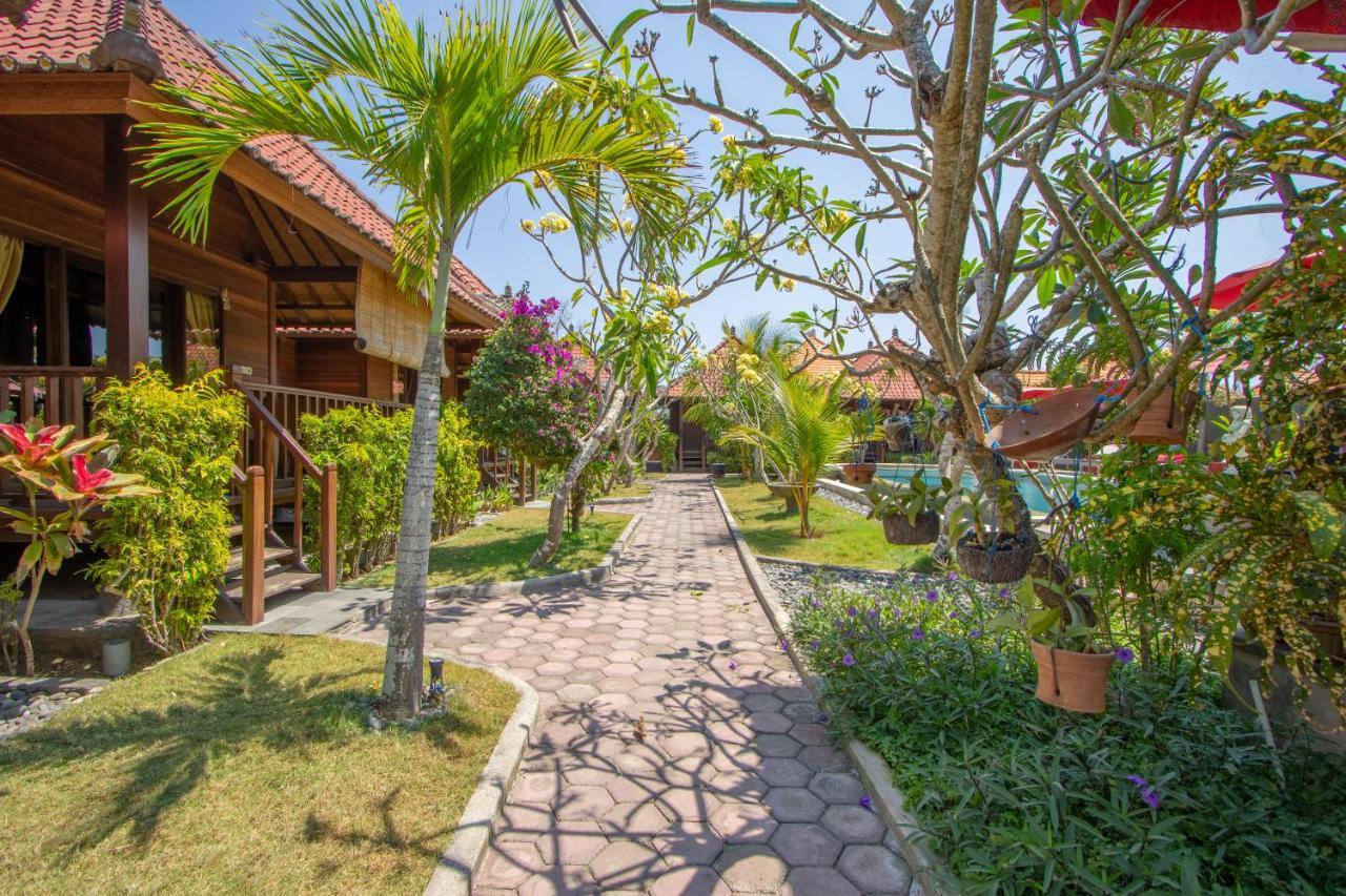 Garden Cottage Lembongan & Hostel Nusa Lembongan  Exterior photo